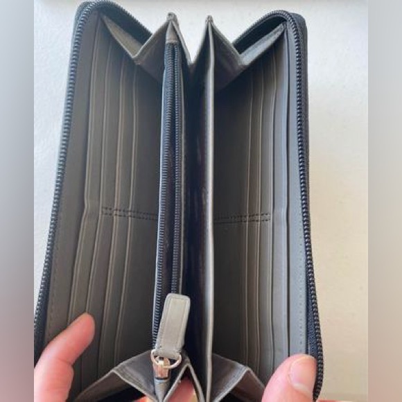 Coach Men Wallet - Picture 2 of 3